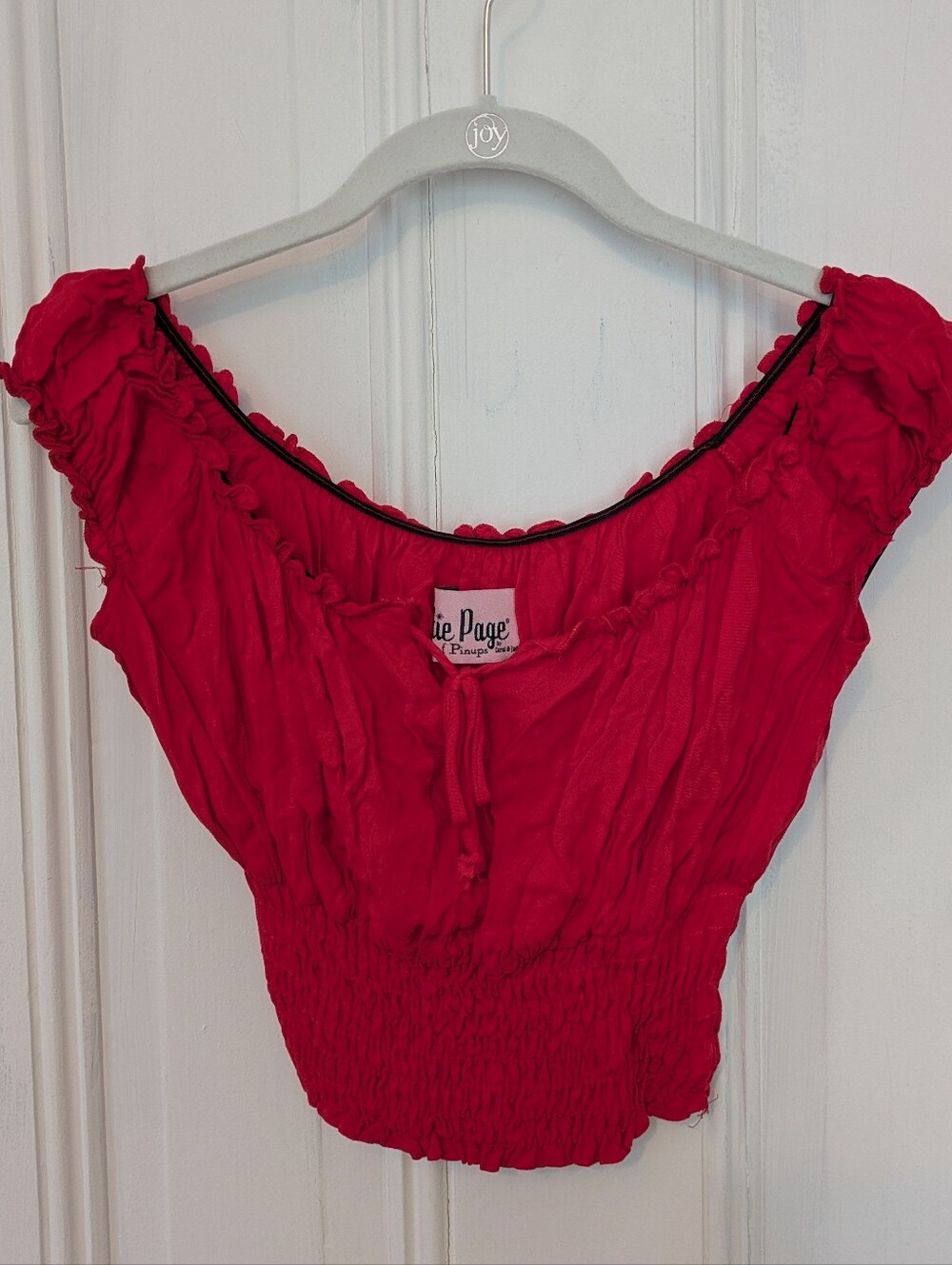 Bettie Page Fiesta Top Red - Off-the-shoulder Pinup Crop Top